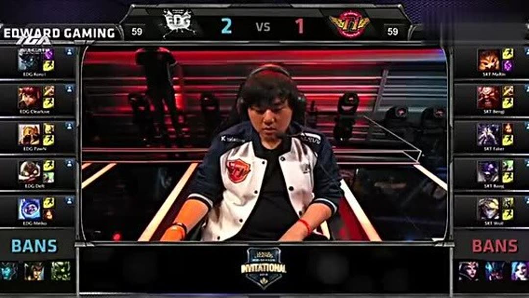 S联赛冠军被击败了？上单选手 Siwoo 展现了他的技能，作为 Dplus KIA 屠杀了整个战场，轻松击败了 T1 ！